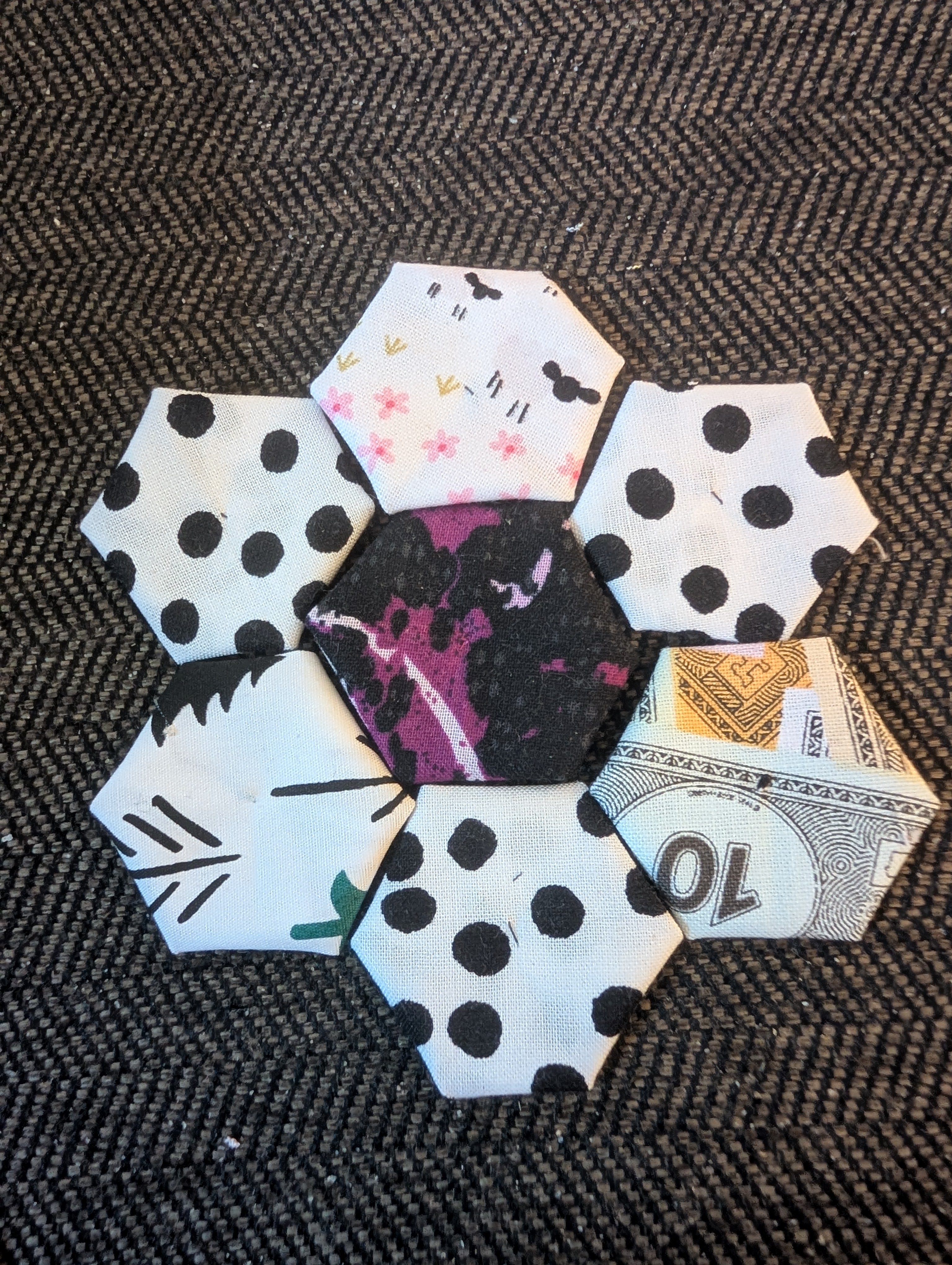 What is Heather Working On? Amish Hexies!
